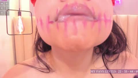 Naomy  online show from October 31, 10:03 pm