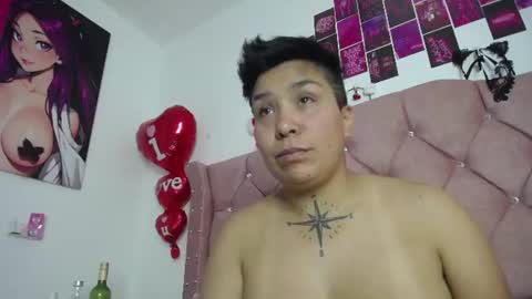 nat_evans8 online show from July 22, 11:17 pm