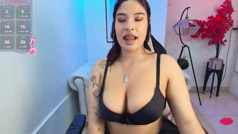Natalia.  online show from April 15, 7:58 pm