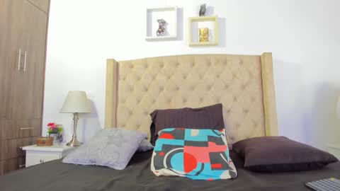 Snapshot of natalia_collinslim chatting on February 6, 3:16 am Natalia online show from February 6, 3:16 am