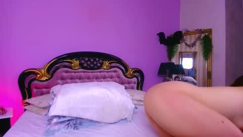 Snapshot of natalia_peach chatting on October 13, 5:26 pm Wild influence online show from October 13, 5:26 pm