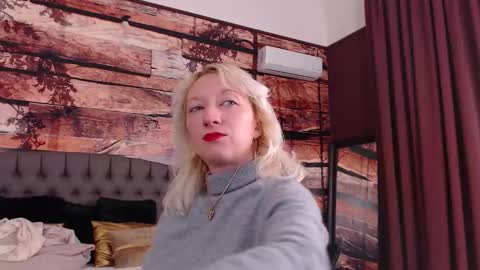 Natalie online show from December 17, 8:07 am