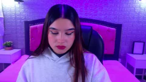 natalie  online show from December 21, 3:44 am