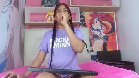 natalieevansx online show from December 18, 1:12 pm