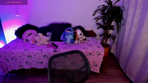 MissNatis online show from April 17, 2:02 am