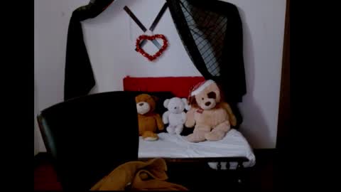 Nataly Escobar online show from March 7, 12:01 pm