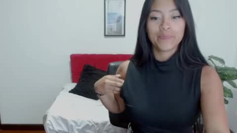 Nataly Escobar online show from January 5, 5:27 pm