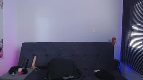   online show from March 30, 9:36 pm