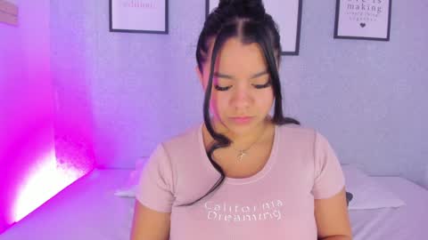 Snapshot of natasha_harpper chatting on January 25, 12:19 pm Natasha online show from January 25, 12:19 pm