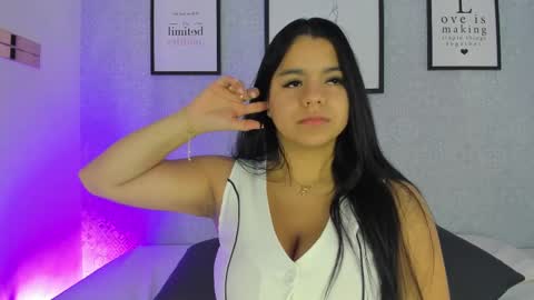 Snapshot of natasha_harpper chatting on February 15, 11:28 am Natasha online show from February 15, 11:28 am