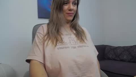 Snapshot of natashaboobs chatting on December 17, 6:45 am natashaboobs online show from December 17, 6:45 am