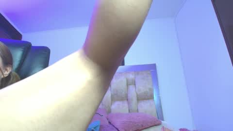 Snapshot of natasharobbins chatting on October 14, 9:17 pm online show from October 14, 9:17 pm