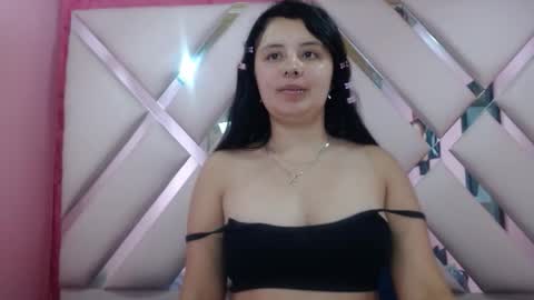 nathaly low online show from December 19, 3:21 am
