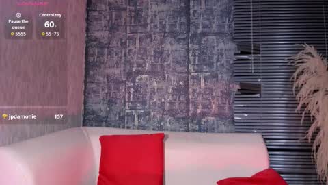        online show from November 20, 9:38 pm