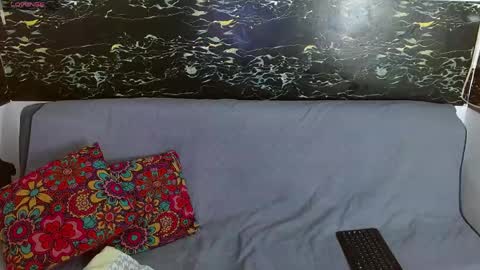  Annie  online show from April 18, 4:04 am