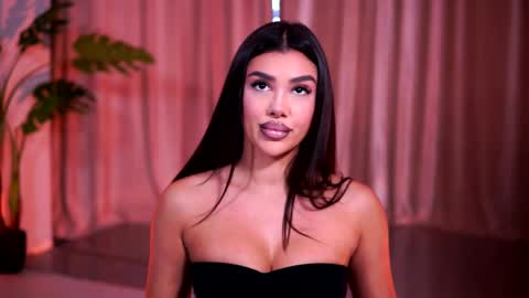 Naty online show from April 2, 7:00 pm