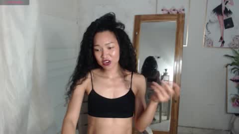 Snapshot of natzumi_mcqueen chatting on September 22, 2:21 am Stella Mcqueen online show from September 22, 2:21 am