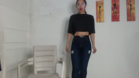 Snapshot of natzumi_mcqueen chatting on January 22, 4:55 am Stella Mcqueen online show from January 22, 4:55 am
