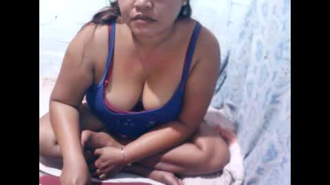 Hannah online show from April 16, 7:02 pm