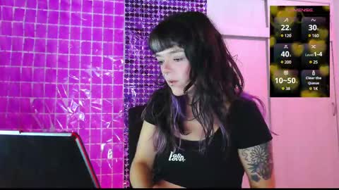 Em  please help me reach 100 thumbs up 3 online show from March 6, 9:25 am