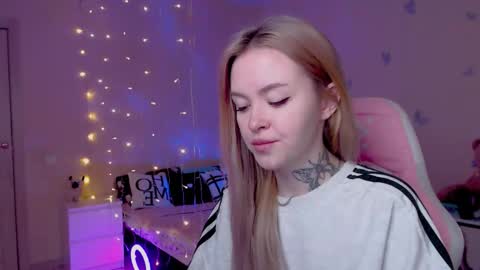 Mable online show from March 31, 1:49 am