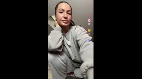 Elena online show from November 27, 9:34 am