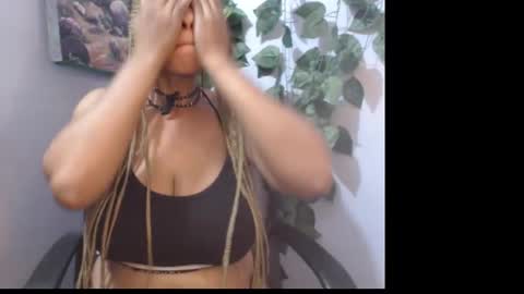 Snapshot of naughty_xxbunny chatting on February 10, 8:53 am beauty online show from February 10, 8:53 am