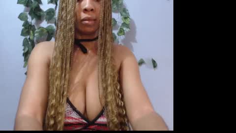 Snapshot of naughty_xxbunny chatting on February 19, 7:39 am beauty online show from February 19, 7:39 am