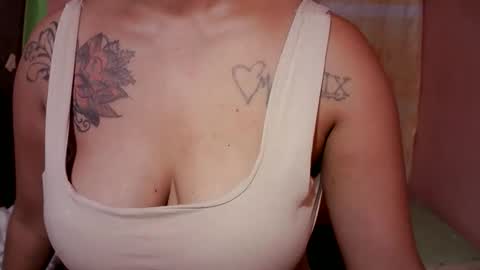 naughtymom_33 online show from October 30, 7:37 pm