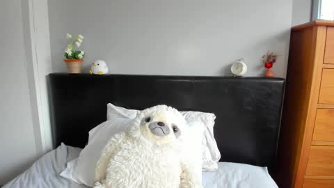 Gigi Chu  online show from January 16, 12:01 pm