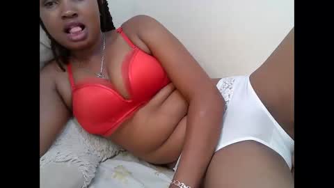 Snapshot of naughtysammur25 chatting on September 20, 6:45 am naughtyqueen online show from September 20, 6:45 am