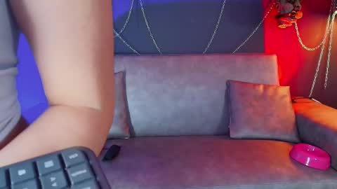 Navier  online show from November 18, 8:10 pm