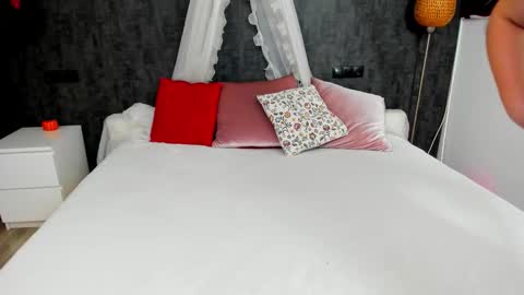 Eliza online show from March 14, 7:04 pm