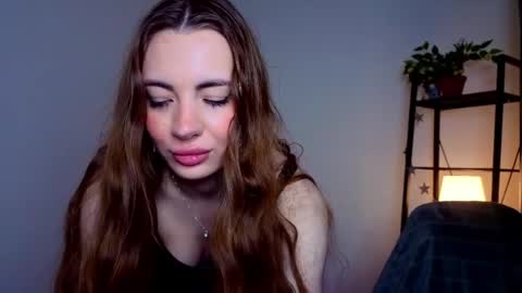 Mia online show from April 3, 5:27 am