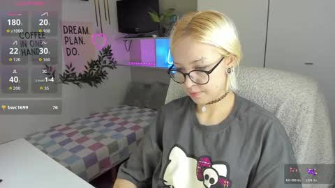 Kate online show from April 1, 1:52 pm