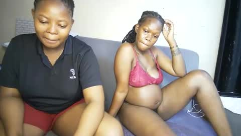 nellyeluxe online show from March 17, 5:50 pm