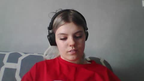 never_enoughh online show from July 18, 9:12 am
