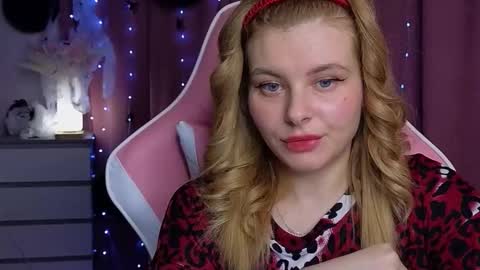 Snapshot of newdayo chatting on October 31, 7:01 am newdayo online show from October 31, 7:01 am