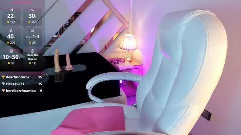 Nia online show from February 22, 6:47 am