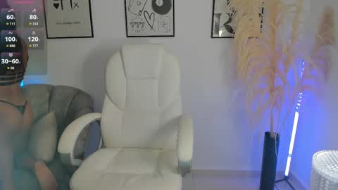 Snapshot of niaevans_x chatting on September 15, 12:57 pm Nia online show from September 15, 12:57 pm