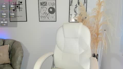 Snapshot of niaevans_x chatting on October 20, 1:03 pm Nia online show from October 20, 1:03 pm