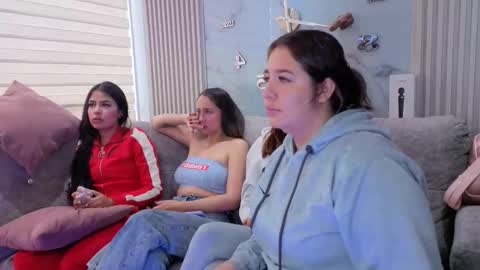 nicky_as online show from December 4, 2:30 pm