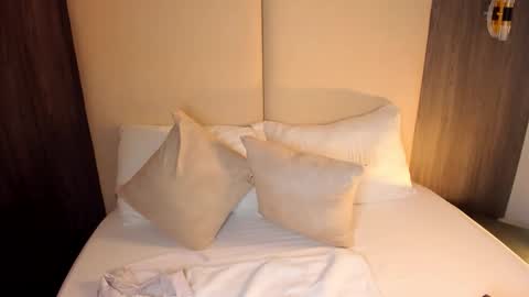 Nicky  online show from February 17, 2:44 am