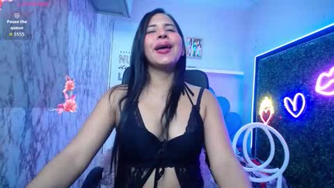 nicol_ross19 online show from March 11, 10:01 pm