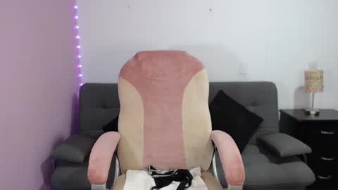 Snapshot of nicol_storm chatting on October 30, 11:28 pm nicole Storm online show from October 30, 11:28 pm