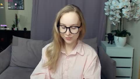 Nicoletta online show from January 16, 8:05 pm