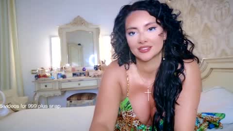 nicole online show from April 10, 7:42 pm