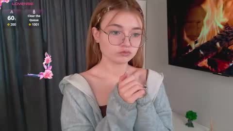 Nicole online show from October 16, 6:16 am