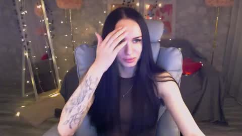 Nicole online show from June 27, 6:25 pm