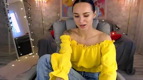 Nicole online show from June 24, 4:17 pm